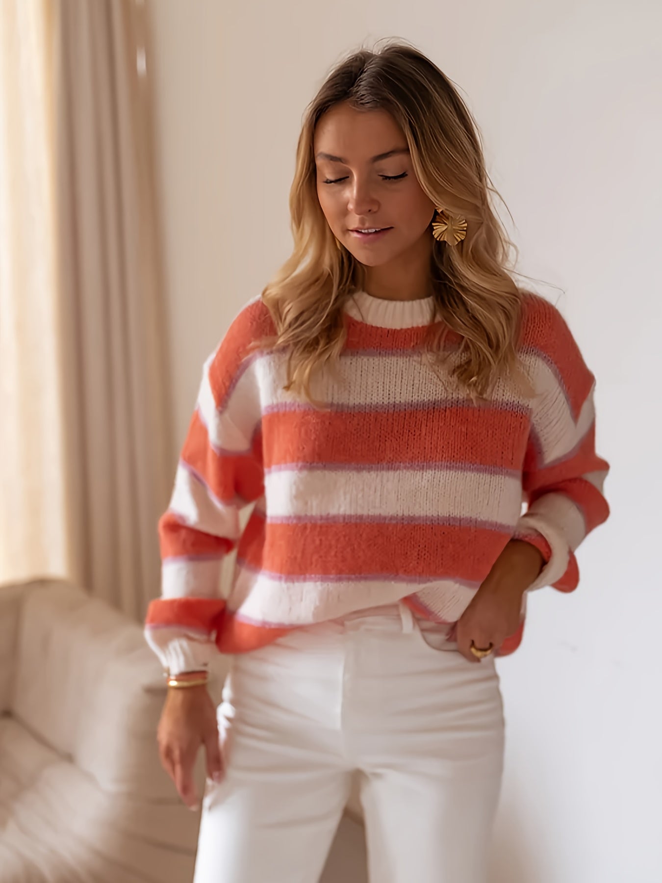 Delphine™ — Gestreepte Trui met Colorblock in Beige & Wit