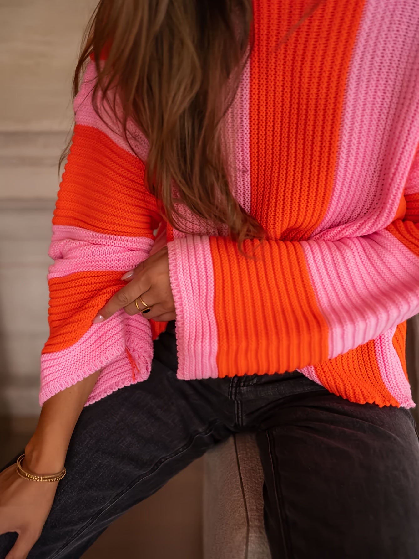 Capucine™ — Gestreepte Colorblock Trui in Roze & Oranje