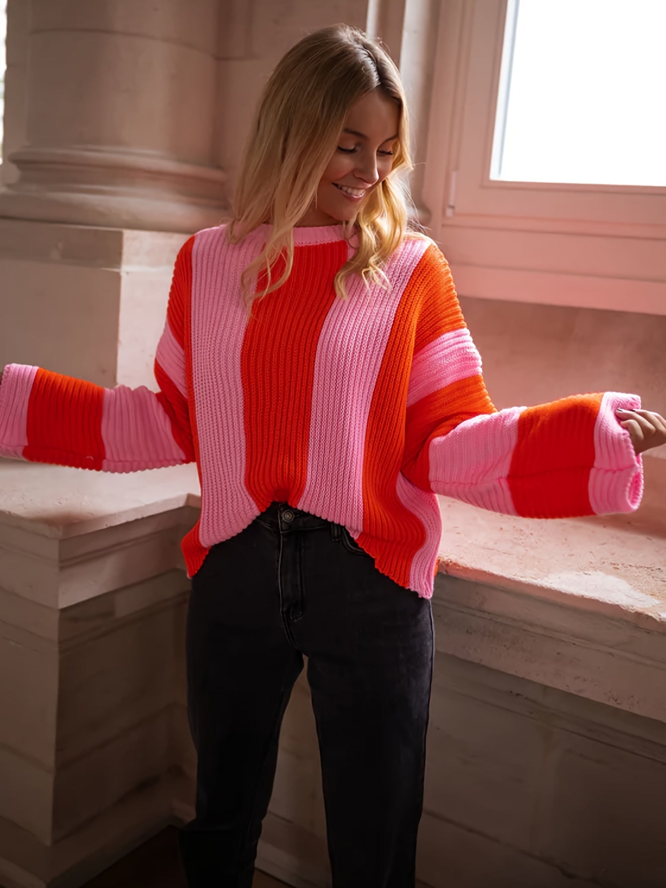Capucine™ — Gestreepte Colorblock Trui in Roze & Oranje