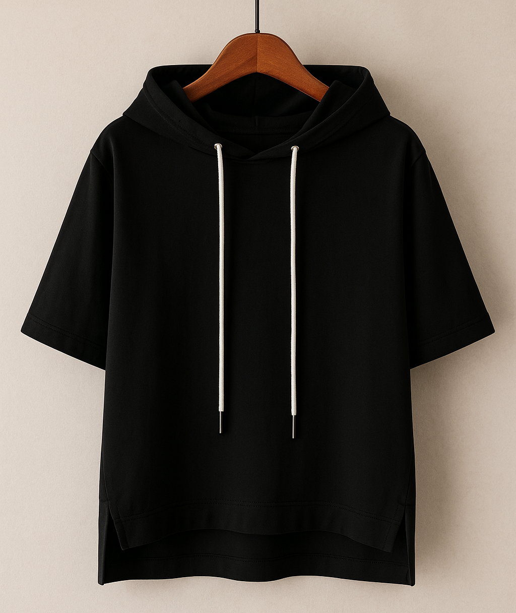 Alison™ — Korte Mouwen Hoodie met Stijlvolle Twist