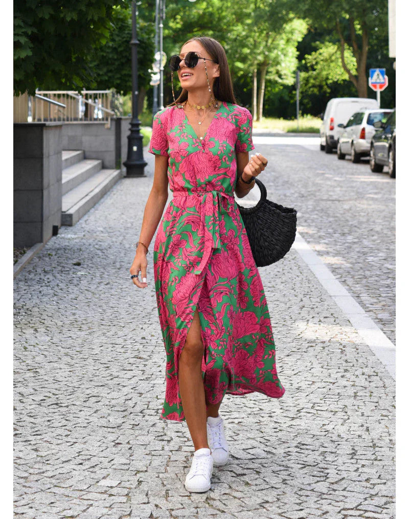 Julia – Elegante V-halsjurk met Flatterend Model