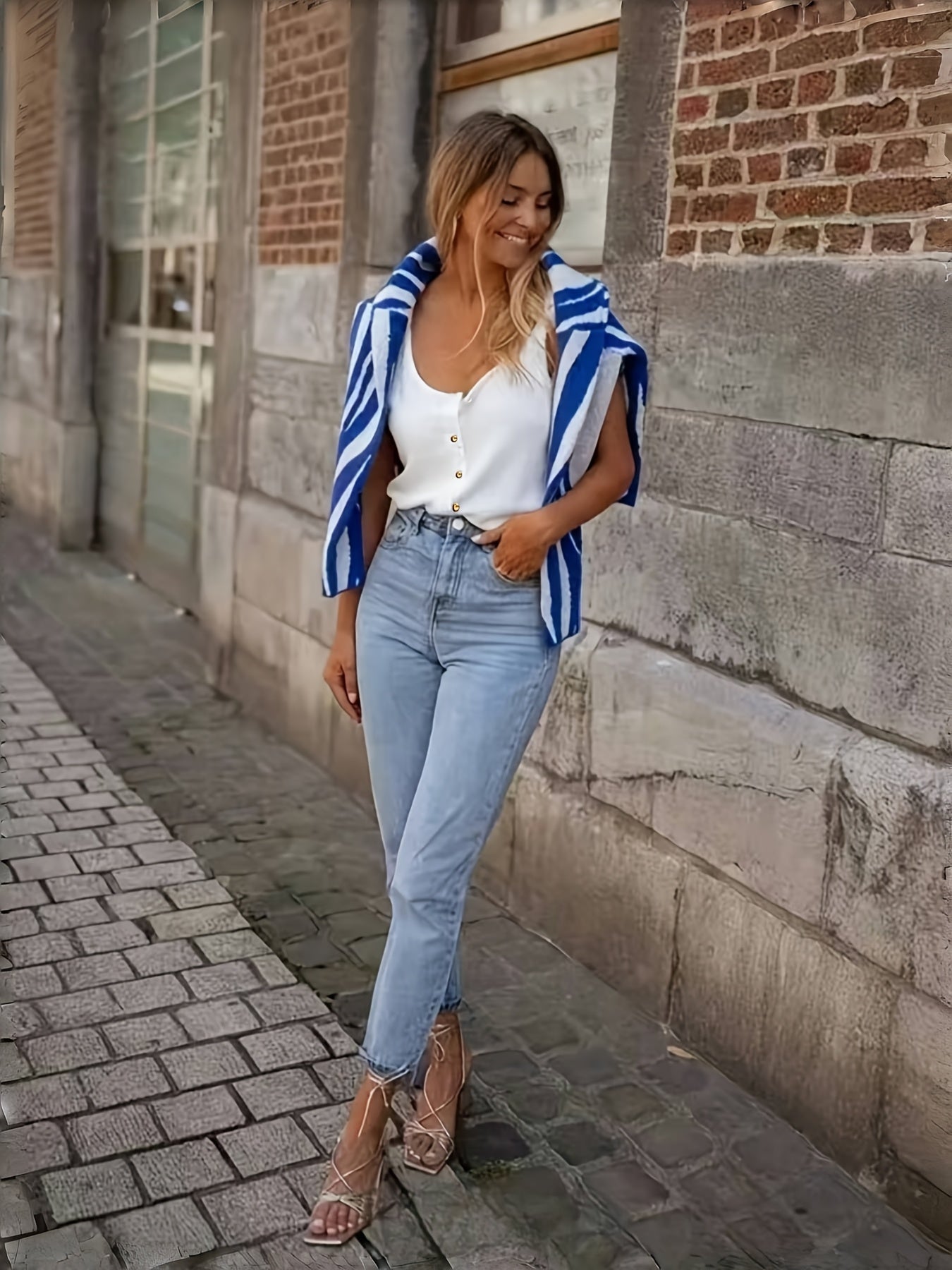 Solène™ — Open Cardigan met Geplooide Schouders en Gouden Knopen