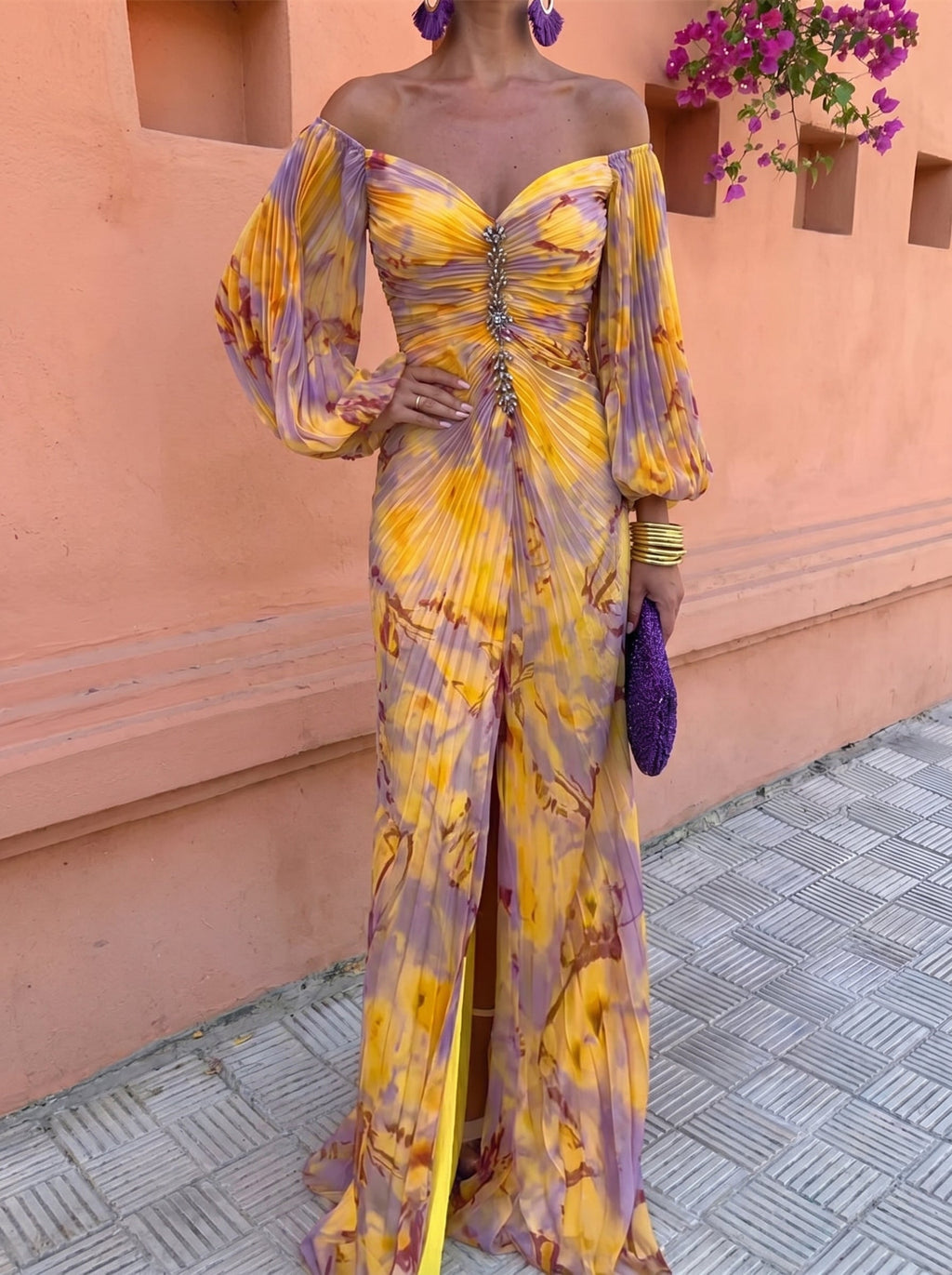Kristina — elegante jurk met diepe halslijn