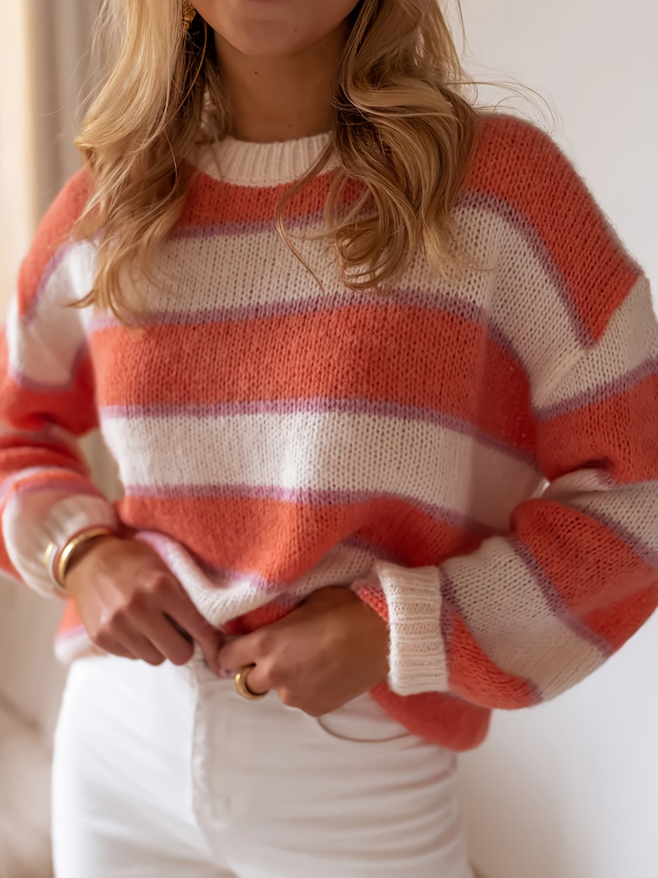 Delphine™ — Gestreepte Trui met Colorblock in Beige & Wit