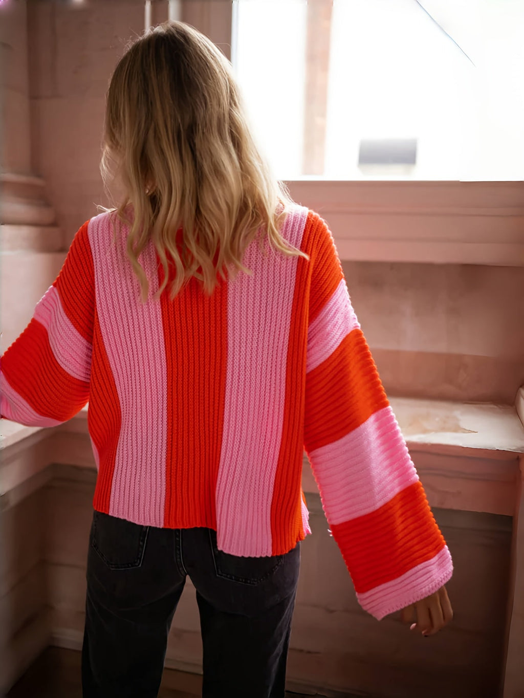 Capucine™ — Gestreepte Colorblock Trui in Roze & Oranje