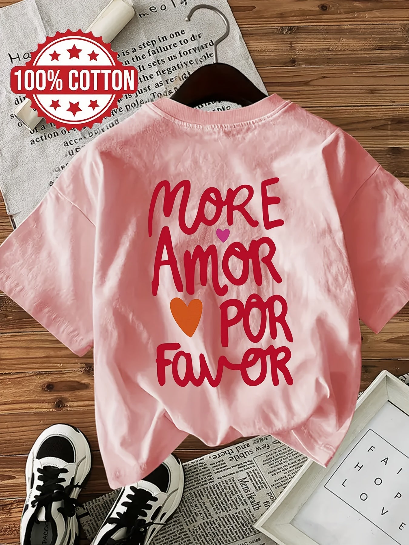 Amora™ — Lichtroze T-shirt met Positieve Quotes